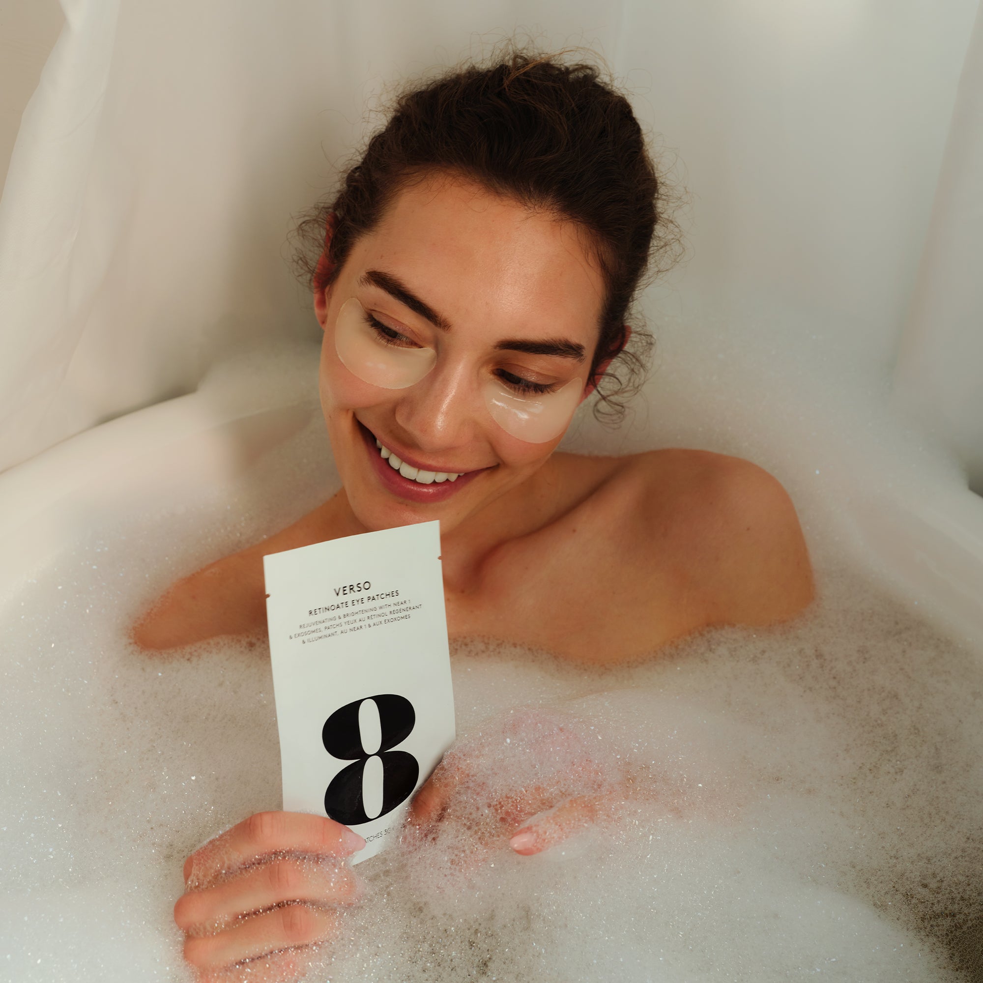Verso - Retinoate Eye Patches Single Odmładzające i rozjaśniające hydrożelowe płatki pod oczy z NEAR 1 i egzosomami 1 para