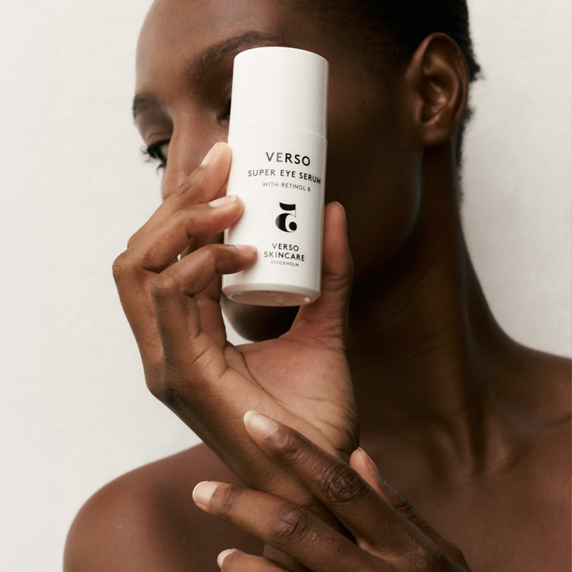 Verso - Super Eye Serum Retinol 8 Serum odmładzające pod oczy Retinol 8 i peptydami 30 ml