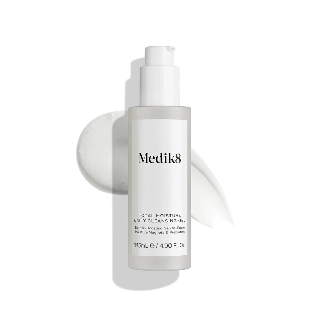 Medik8 - Total Moisture Daily Cleansing Gel Wzmacniający barierę żel w piance z magnesami wilgoci i prebiotykami 145 ml