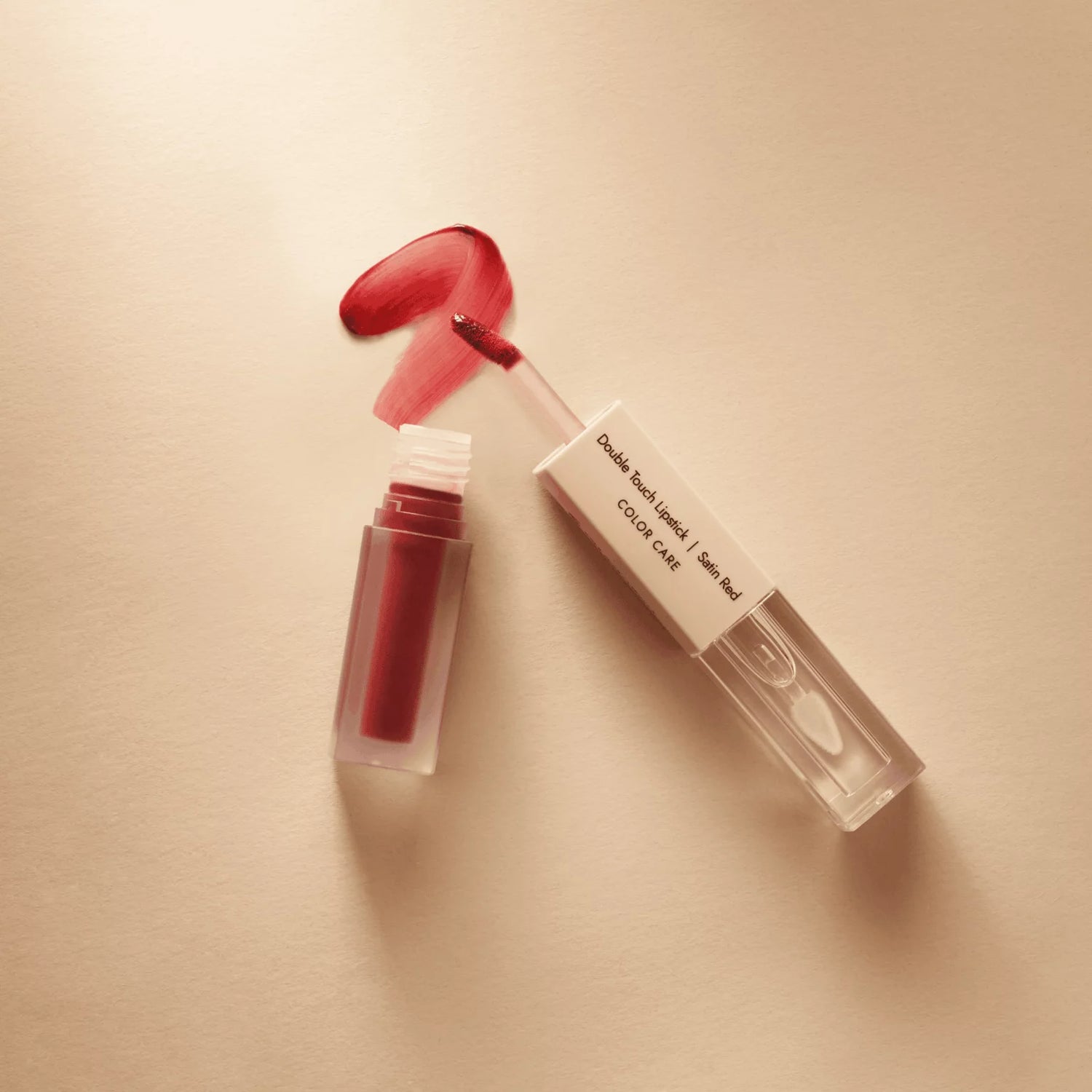 Dermomedica - Double Touch Lipstick Dwufazowa pomadka o ekstremalnej trwałości i zmysłowym połysku SATIN RED 2 x 1,72 ml