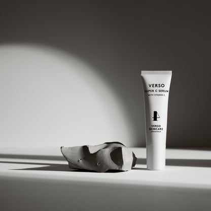 Verso - Super C Serum Vitamin C Przeciwstarzeniowe serum rozświetlające z witaminą C 30 ml